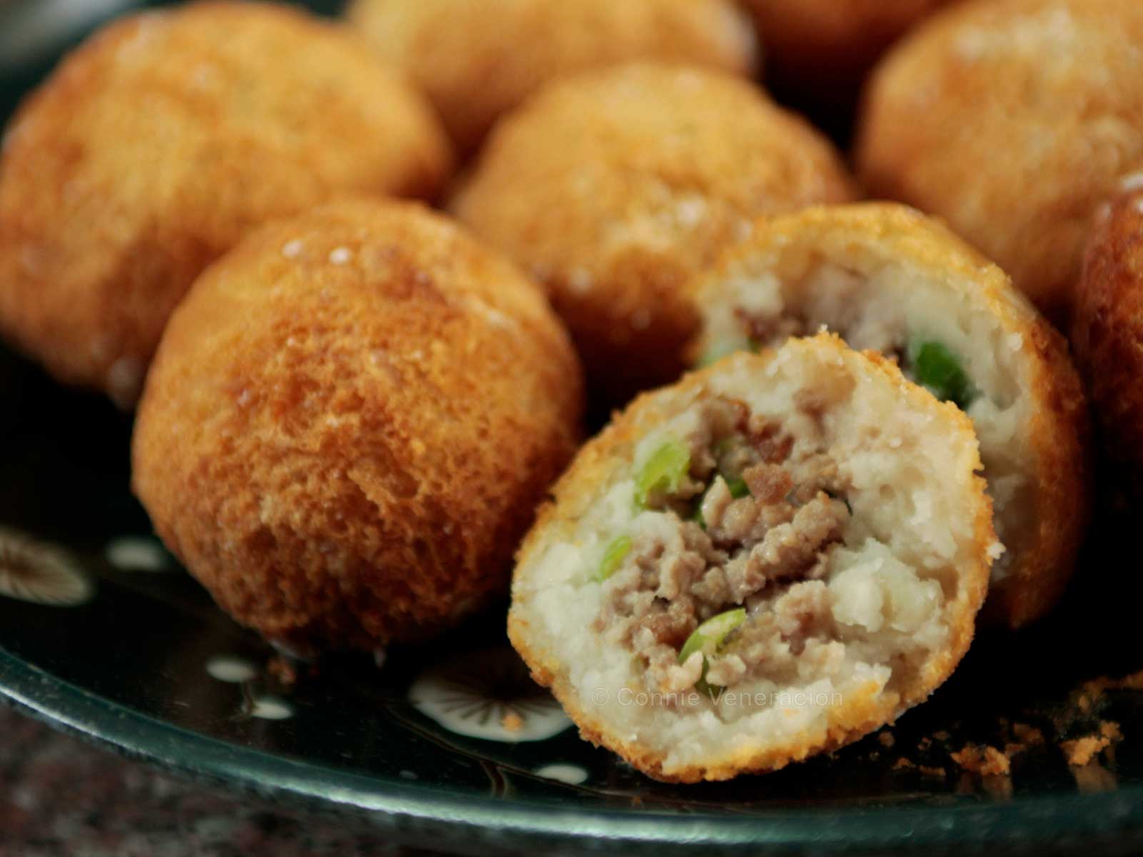 Taro puffs (wu gok)
