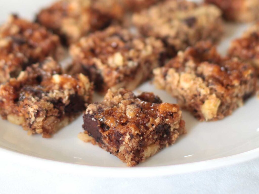 Oats, nuts and chocolate bars