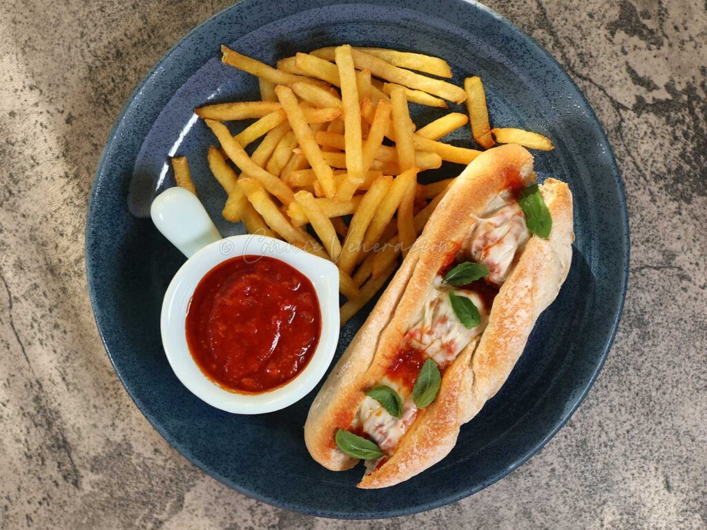 Meatballs (sub) sandwich with mozzarella