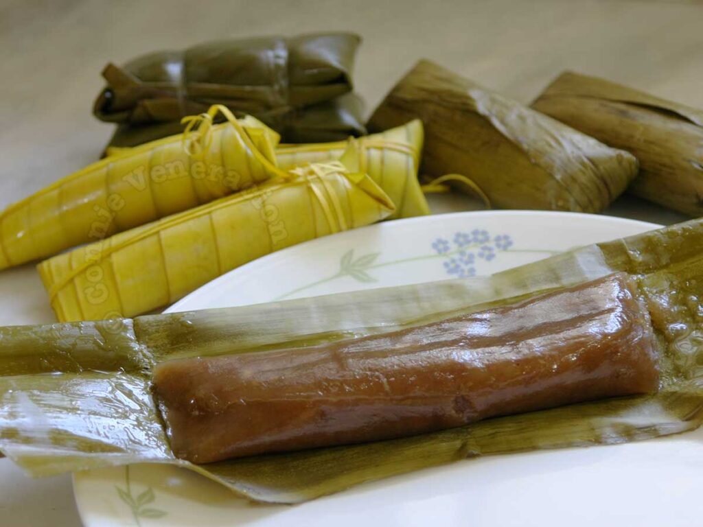 Varieties of suman (Filipino sticky rice cakes)