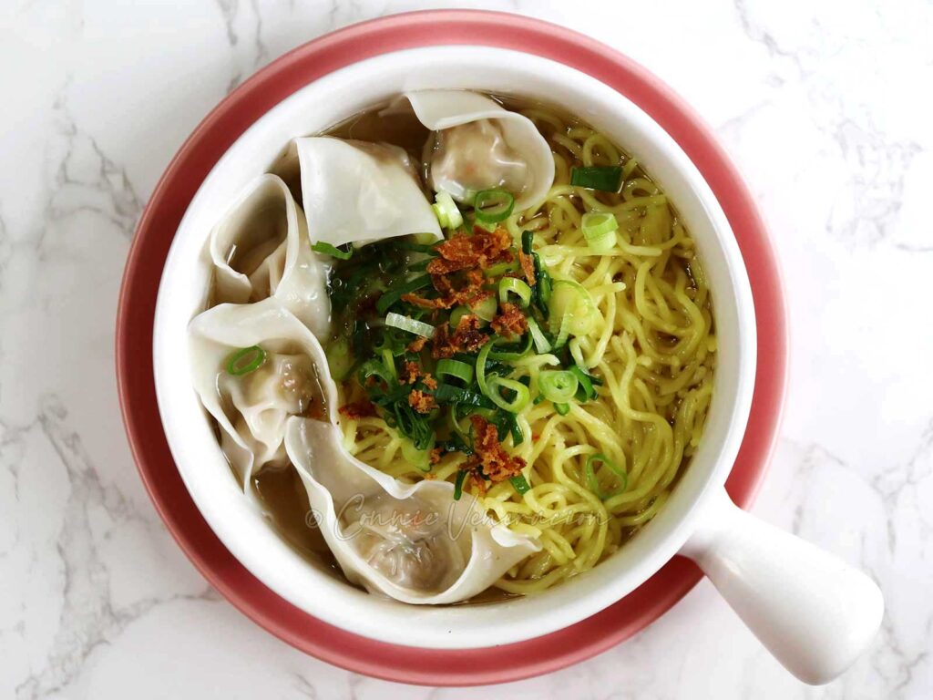 Chicken wonton noodle soup
