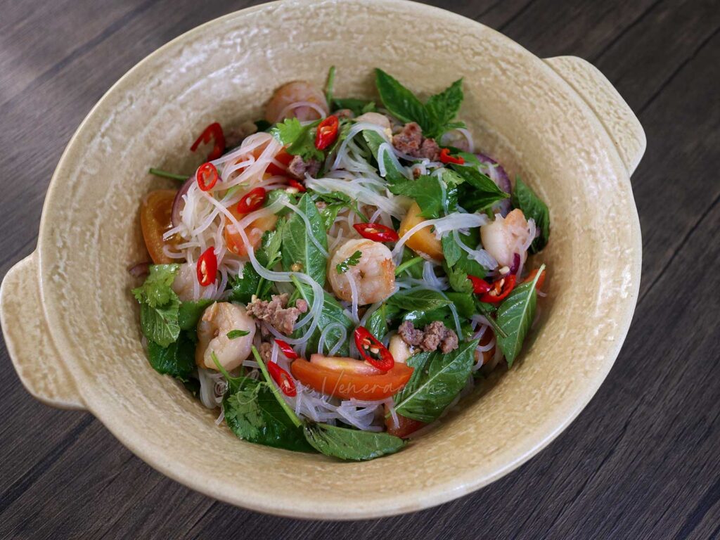 Thai glass noodle salad (yum woon sen)