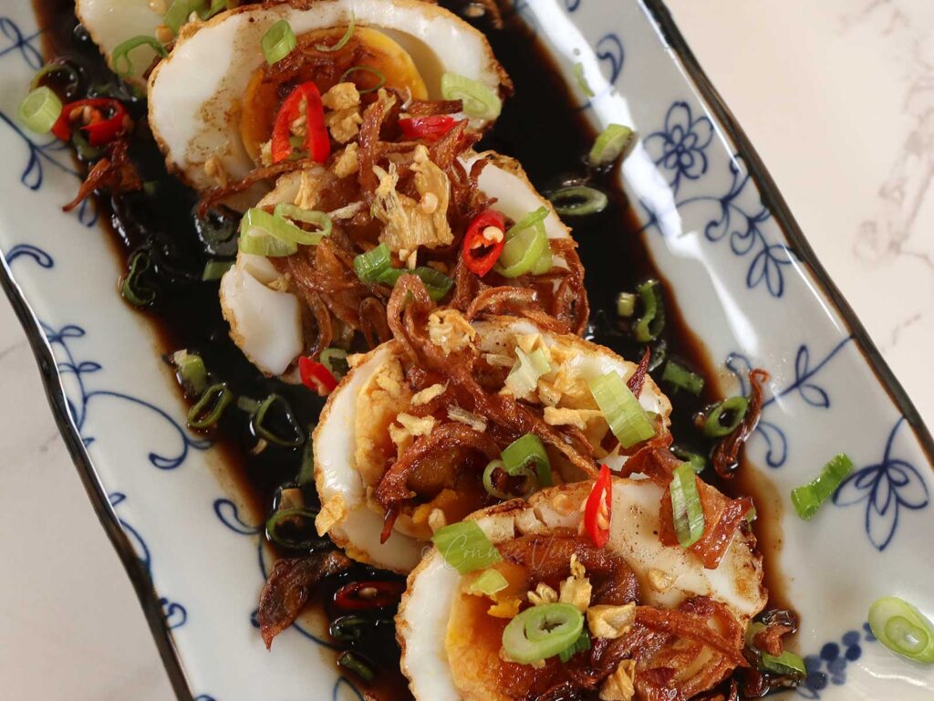 Son-in-law eggs (kai loog keuy)
