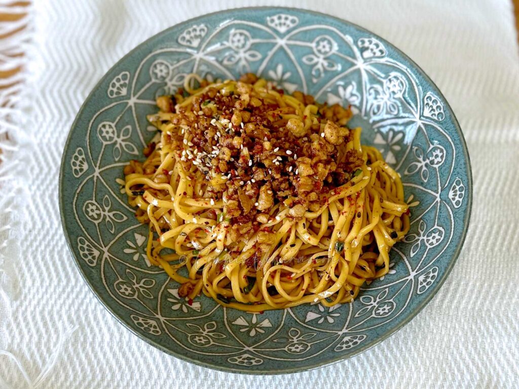 Spicy sesame garlic noodles
